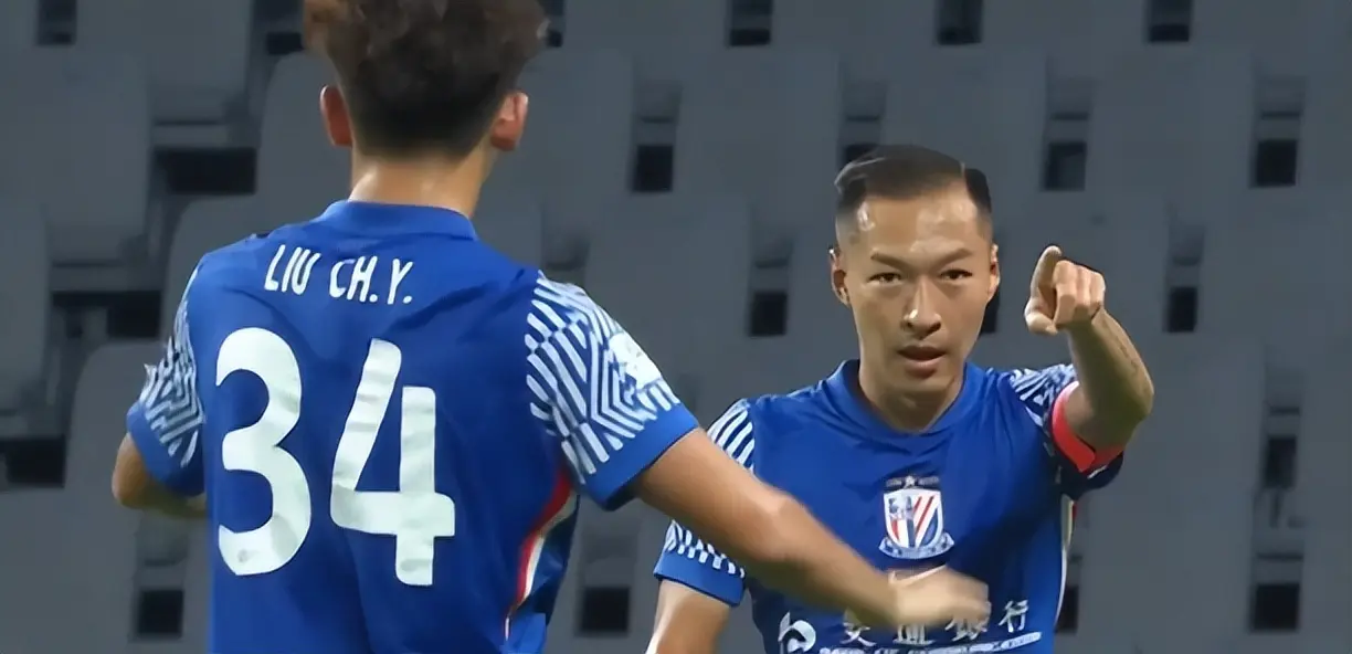 传球视野开, 中路接球后 传球视野开, 中路接球后