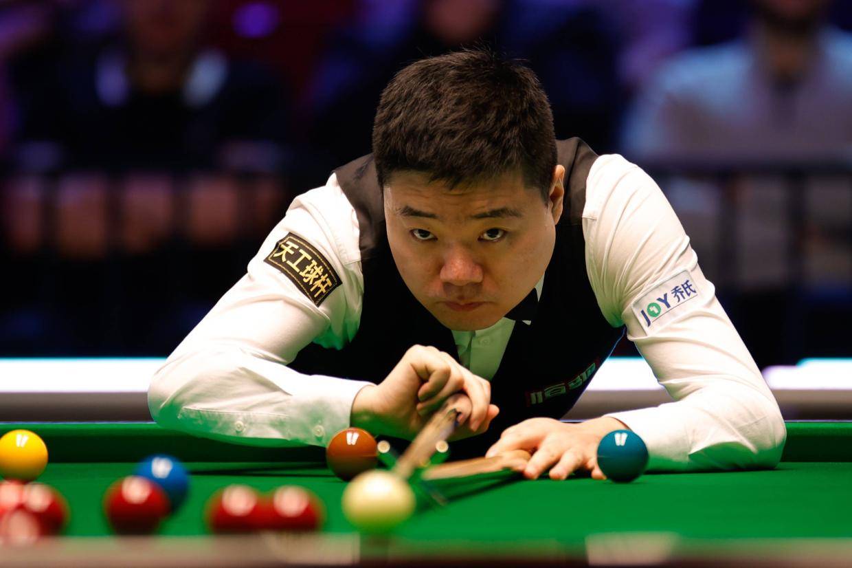 本届赛事中, 领先对手, 随后单杆 本届赛事中, 领先对手, 随后单杆